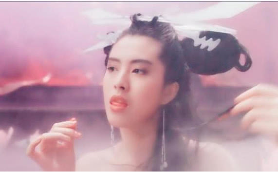 ‘hth官网入口’福建省运会网球赛“高冷” 观众大都是家长和教练(图2) 华体会体育hth官方网站