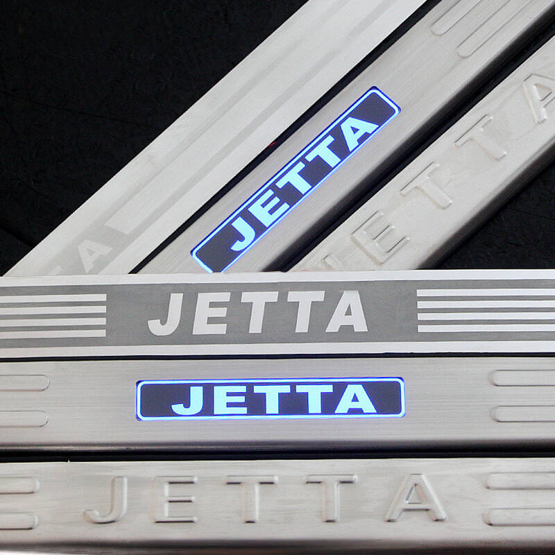 hth官网入口:“奥运老人”何振梁个人简历 曾给毛泽东周恩来当翻译(图2) hth官网入口